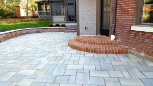 patio with rounded entry
